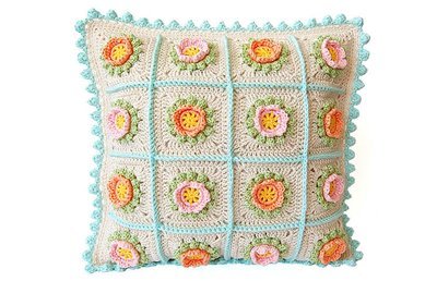 CROCHET PATTERN: Flowery Cushion