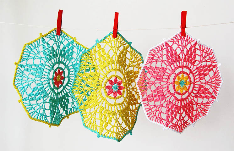 CROCHET PATTERN: Follow Me Doily