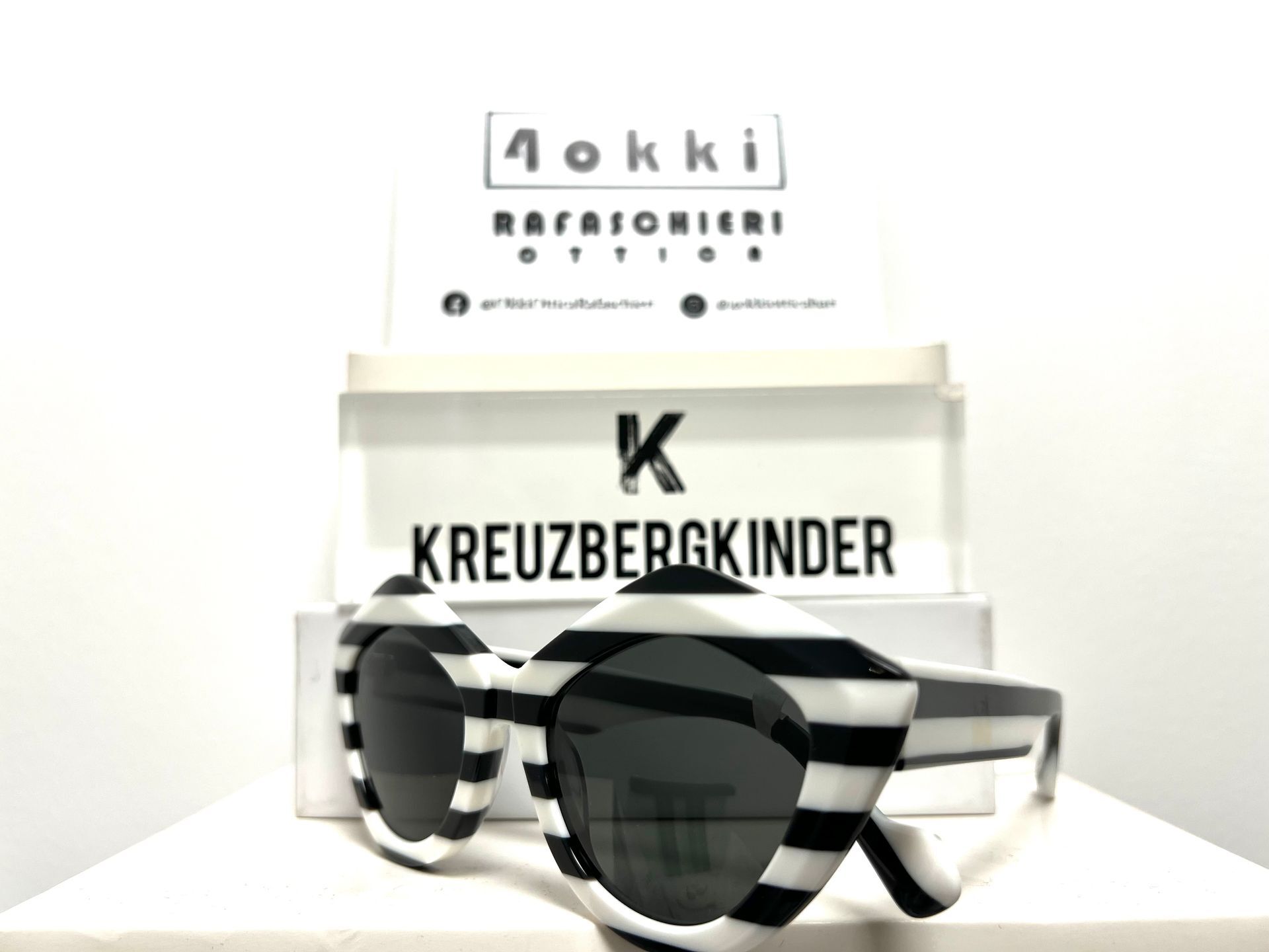 Occhiale_sole_Delphine_col.c3_Kreuzbergkinder_eyewear.