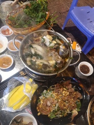 Lẩu dê thập cẩm