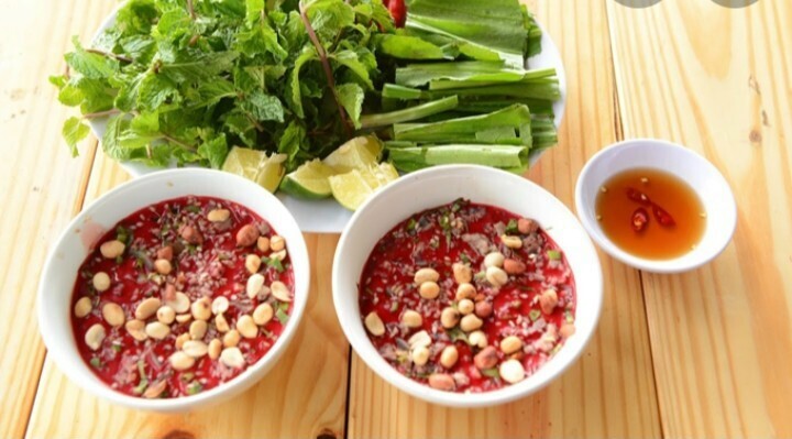 Tiết canh dê sống