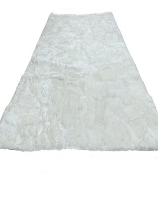 Tapis en fourrure de mouton blanc