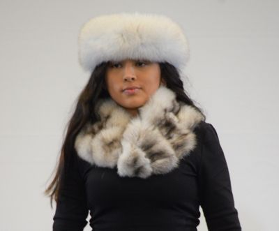 Collar en fourrure de renard bleu