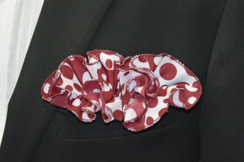 Pocket Round - Burgundy Peanut