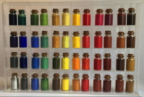 MeDiA PIGMENTVITRINE | 48 ausgewählte Pigmente