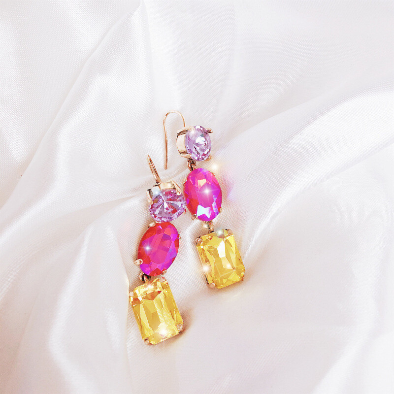 Retro crystal color rhinestone earrings