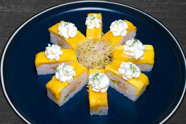 Avocado Mango Oshi