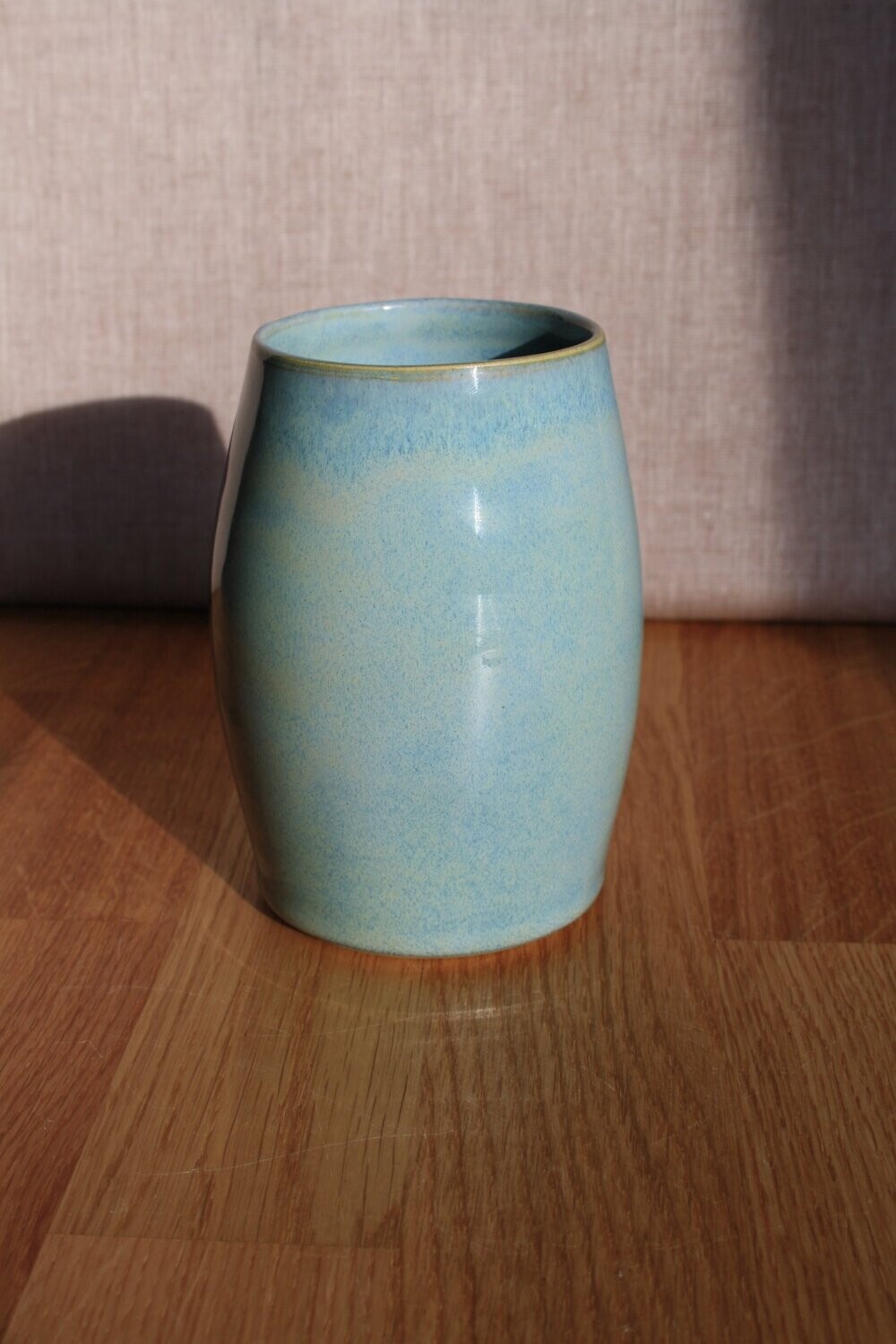 Vase hellblau