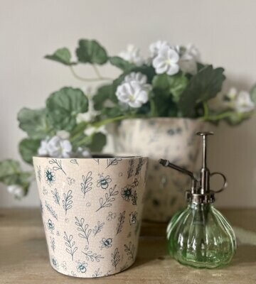 Old Dutch Style Plant Pot Holders - Set of 2 Old Dutch Style Plant Pot Holders - Set of 2