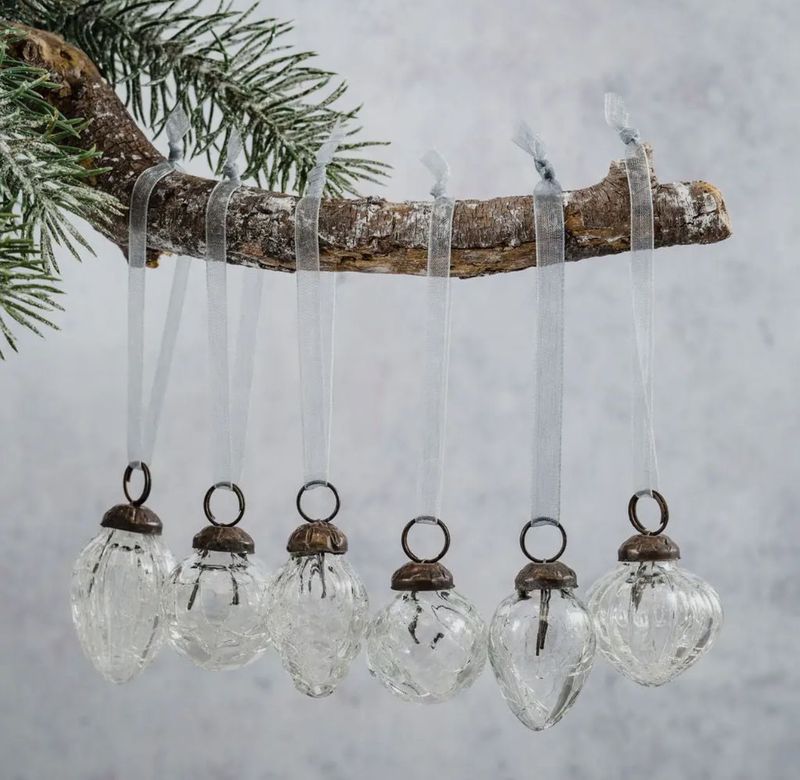 Vintage style clear crackle glaze glass baubles with ornate brass caps and coordinating organza tie. Set of six mixed designs