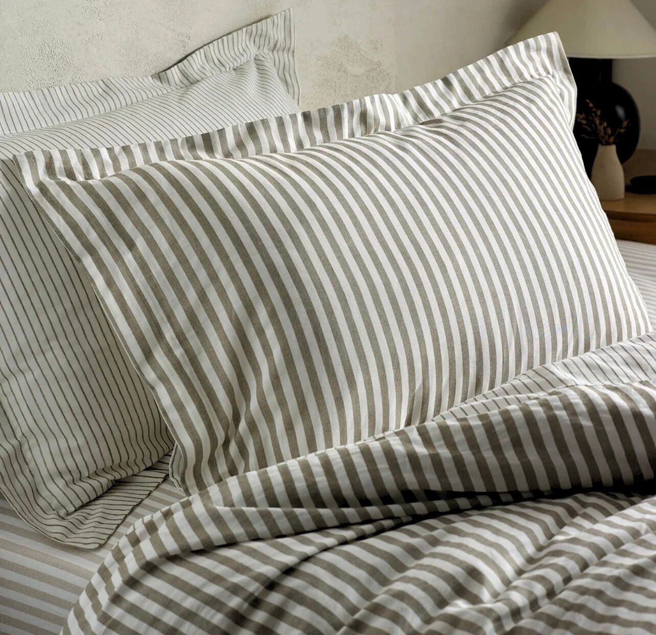 Mole brown striped bed linen in a reversible design for ultimate styling. Vintage feel bedding in crisp modern cotton