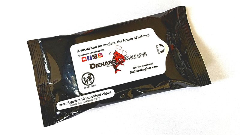 DEET-FREE Mosquito &amp; Insect Repellent Wipes