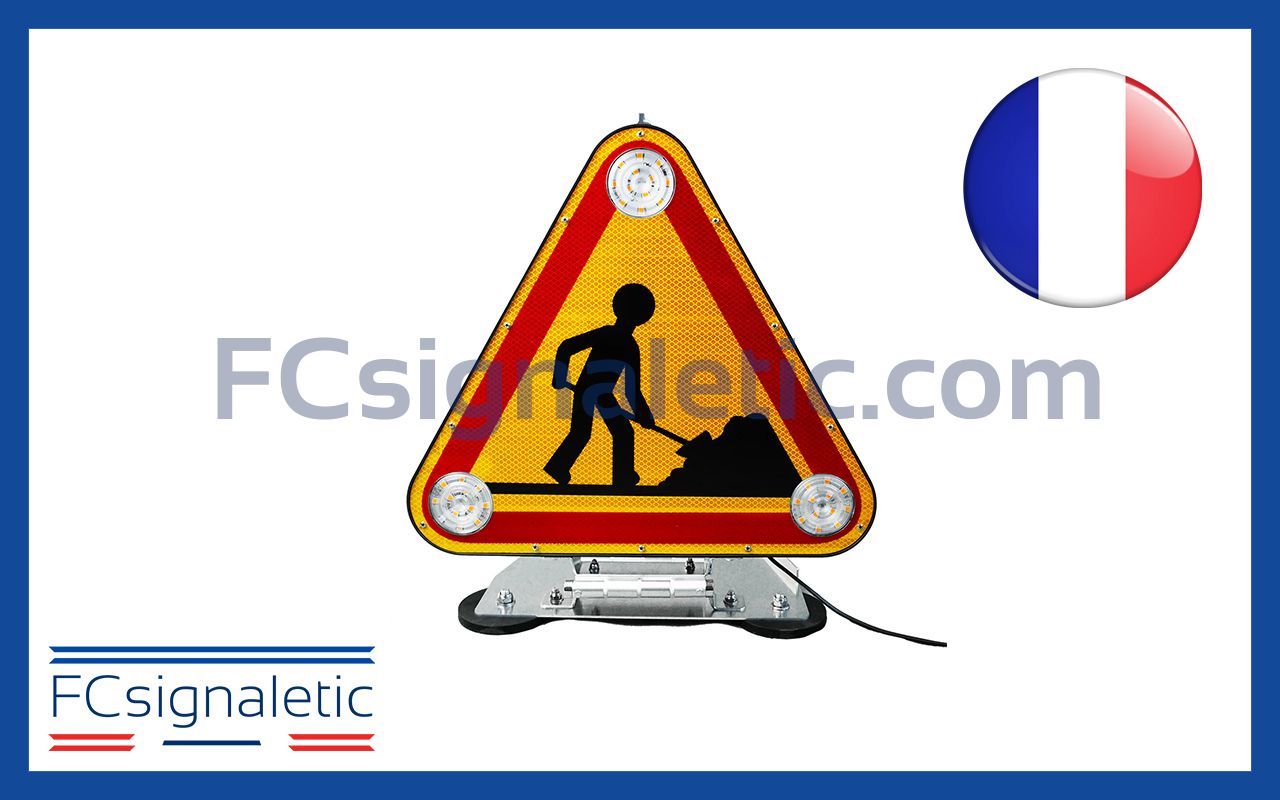 Triangle Triflash Travaux AK5 magnétique 500 mm avec prise allume cigare à relevage manuel classe 2 Triangle Triflash Travaux AK5 magnétique 500 mm avec prise allume cigare à relevage manuel classe 2