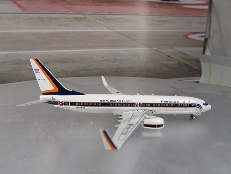 1/400 Royal Thai Air Force 737-800 Reg HS-TYS