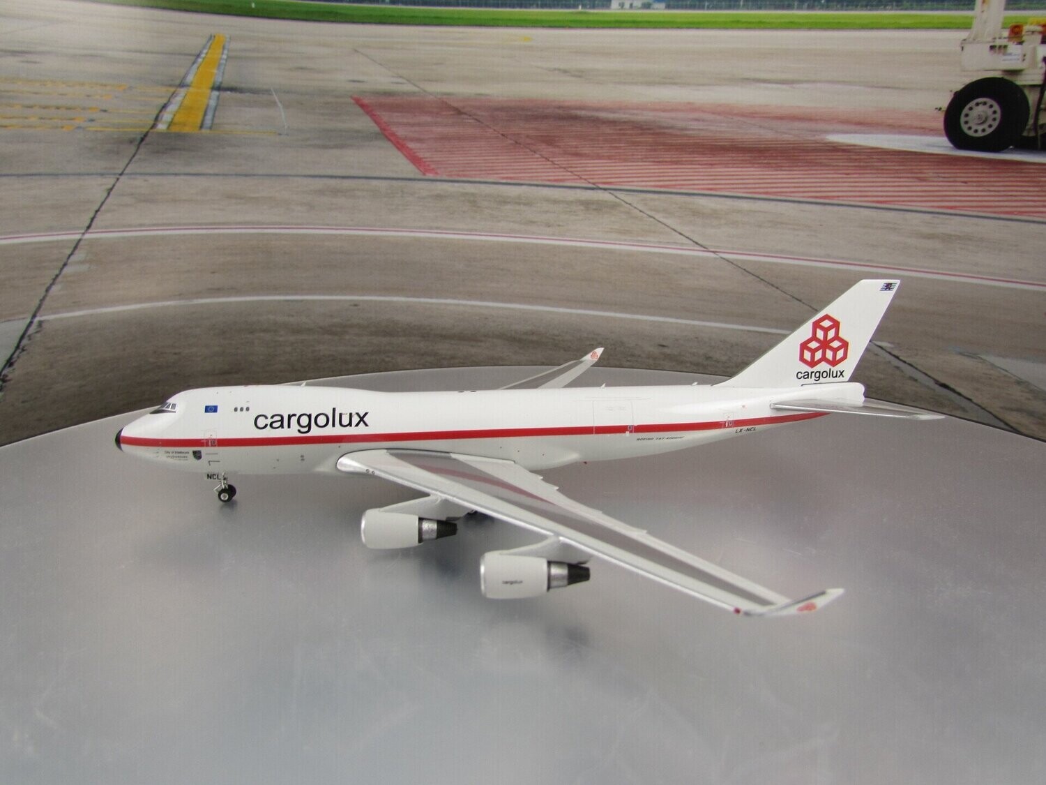 1/400 scale Cargolux 747-400F 1970's Livery Reg No. LX-NCL