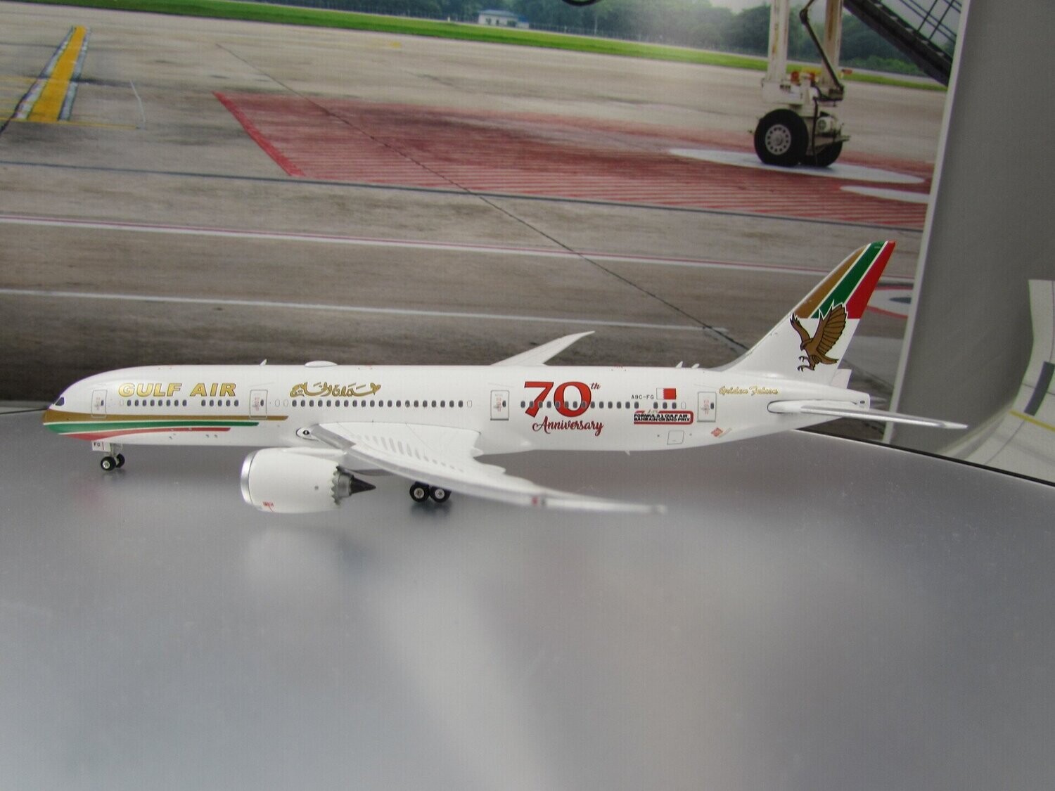 1/400 scale Gulf Air 787-9 70th Anniversary white livery Reg No. A9C-FG