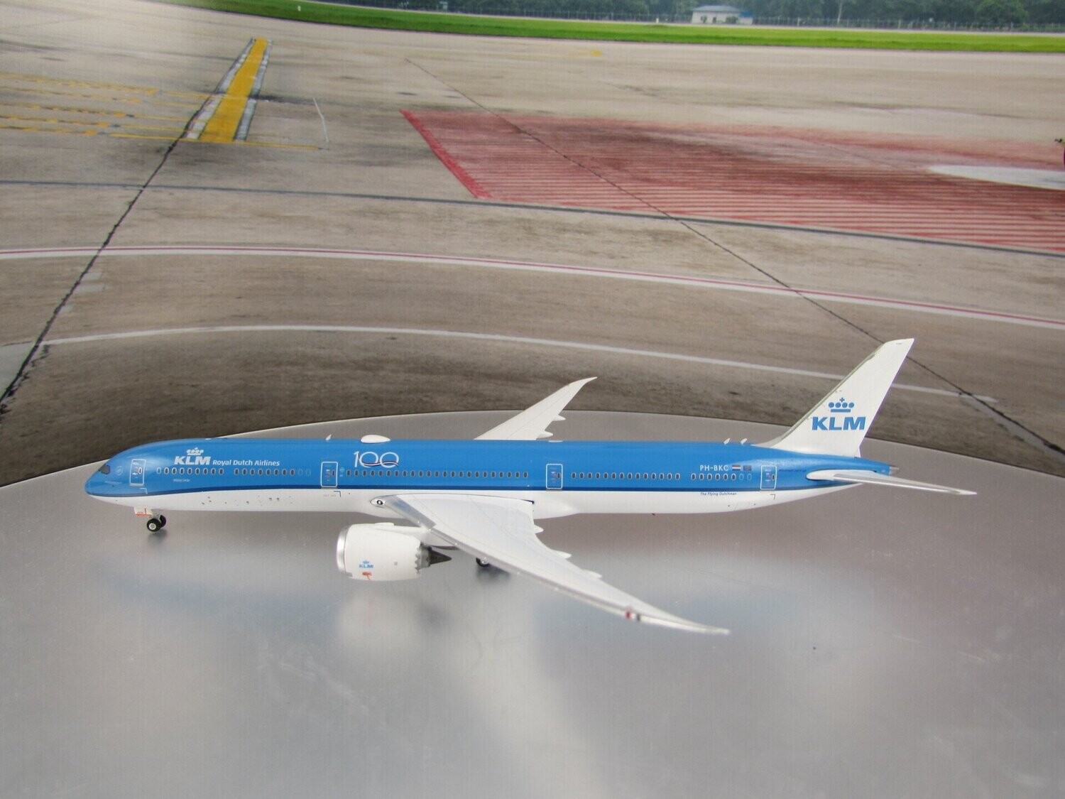 1/400 scale KLM 787-10 100th Anniversary Livery Reg No. PH-BKC