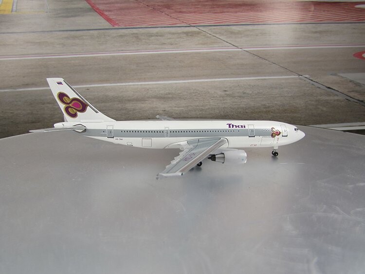 1/400 Thai International A300-600R  Reg No. HS-TAH