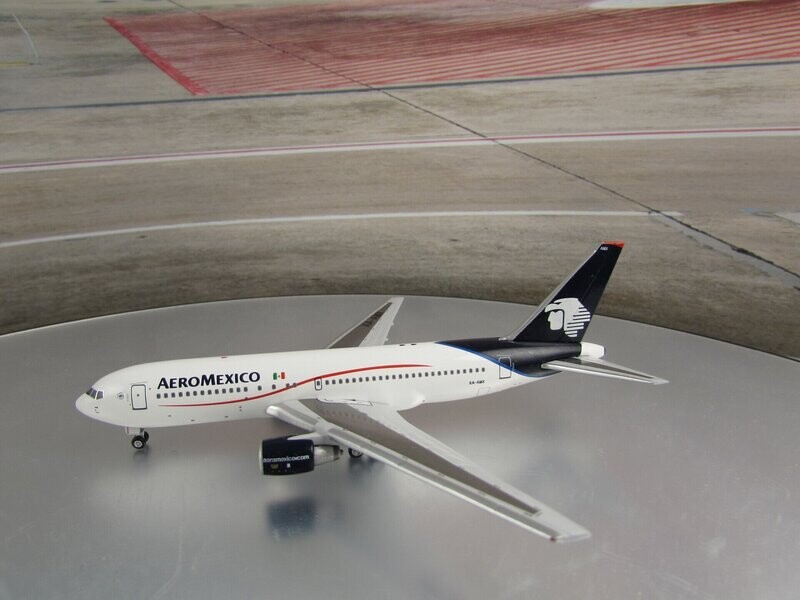 1/400 Aero Mexico 767-200 Reg XA-AMX