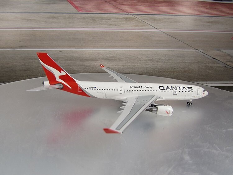 Aeroclassics 1:400 Qantas Boeing 767-200 VH-EAO Die-Cast Model Plane ACVHEAO 