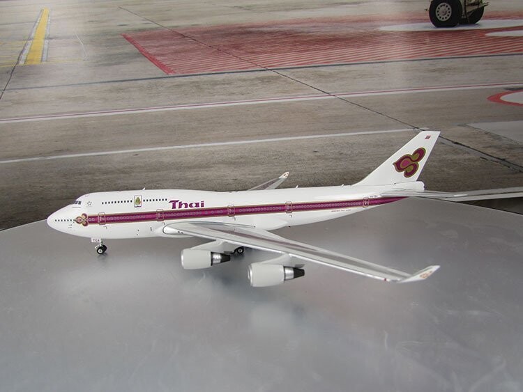 1/400 scale Thai Airways 747-400 Old Livery with King's Logo Upper Deck Reg No. HS-TGA