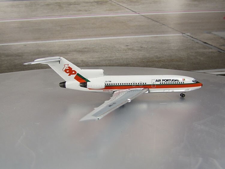 1/400 TAP Air Portugal 727-100 Old livery Reg No. CS-TBM