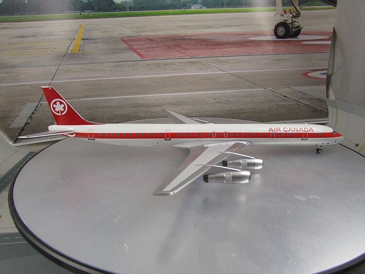 1/200 Air Canada Red stripe livery Reg No. C-FTJX