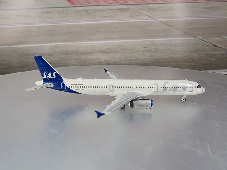 1/400 scale SAS A321 New Livery Reg No. OY-KBH