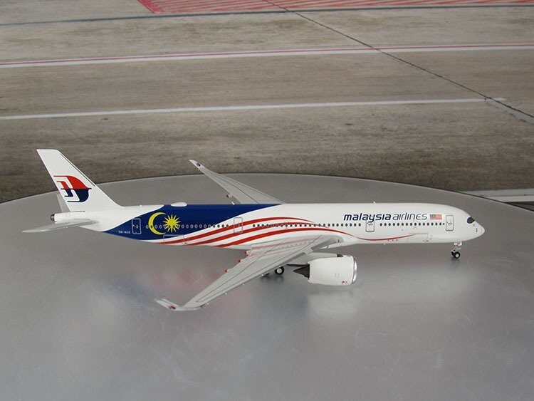 1/400 scale Malaysia Airlines Airbus A350-900 Reg No. 9M-MAG "Negaraku"