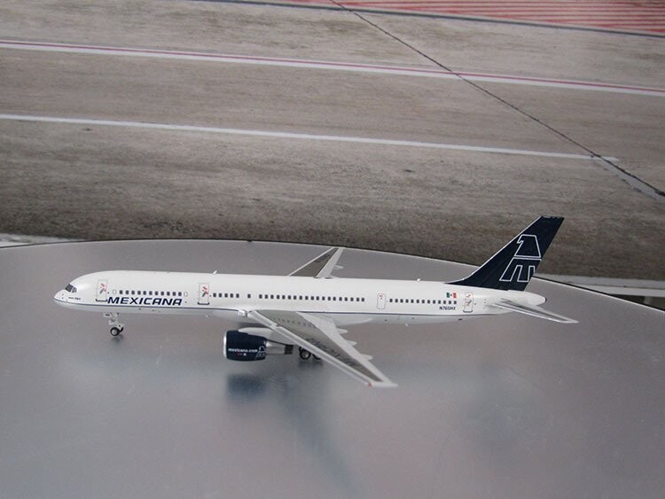 1/400 scale Mexicana 757-200 Black Livery Reg No. N765MX