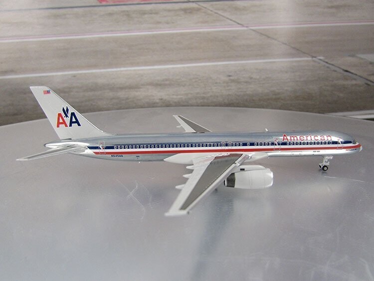 1/400 scale American Airlines 757-200 Reg No. N645AA