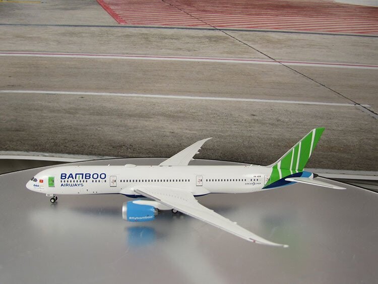 1/400 scale Bamboo Airways 787-9 Reg No. VN-A818