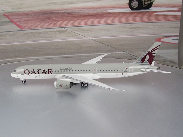 1/400 scale Qatar 787-9 Reg No. A7-BHG