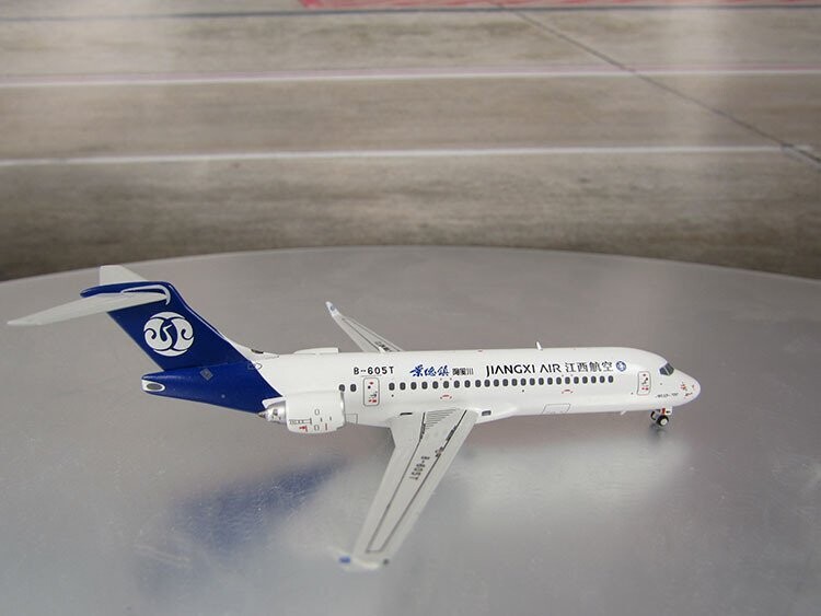 1/400 scale Jiangxi Air ARJ21-700 JingDeZhen Reg No. 605T
