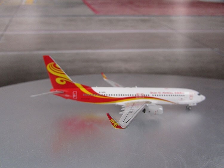 1/400 scale Shan Xi Airlines 737-800 Reg No. B-5135