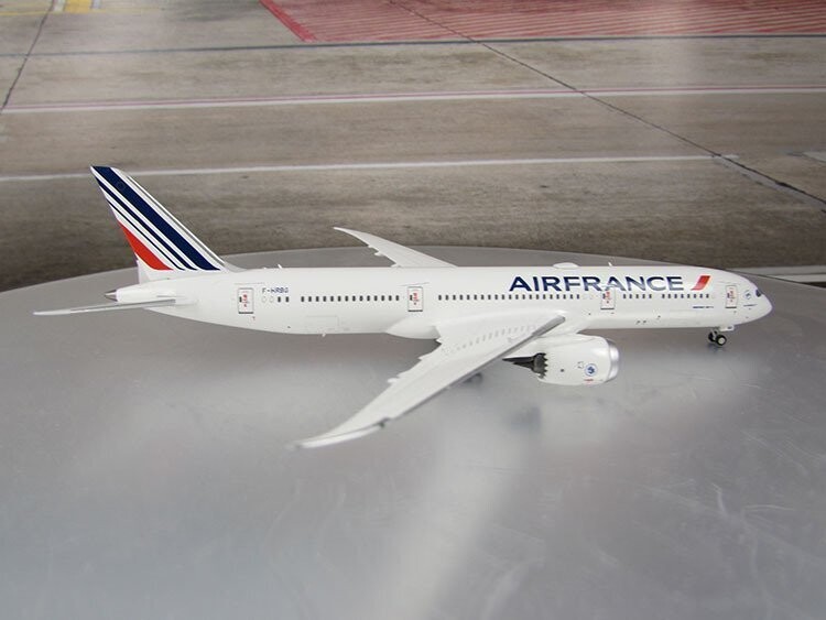 1/400 scale Air France 787-9 Reg No. F-HRBG