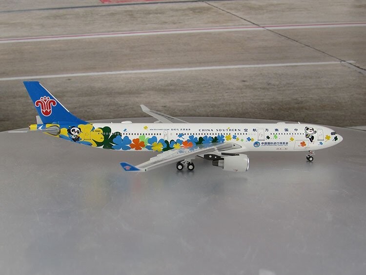 1/400 scale China Southern A330-200 China Intl Import Expo Reg No. B5940