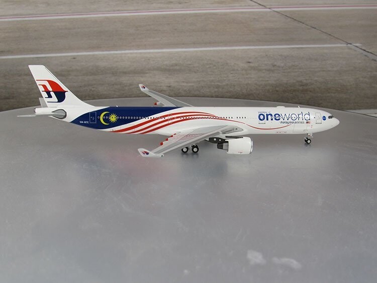 1/400 scale Malaysia Airlines A330-900 One World Livery Reg No, 9M-MTE