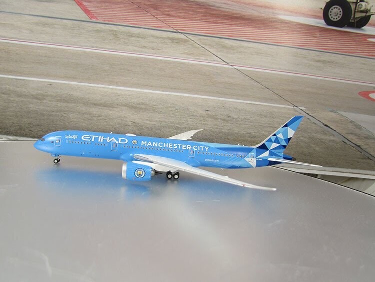 1/400 scale Etihad 787-9 Manchester City Livery Reg No. A6-BND