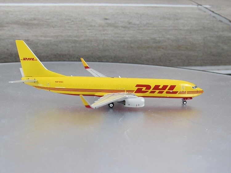 DHL 737-800F