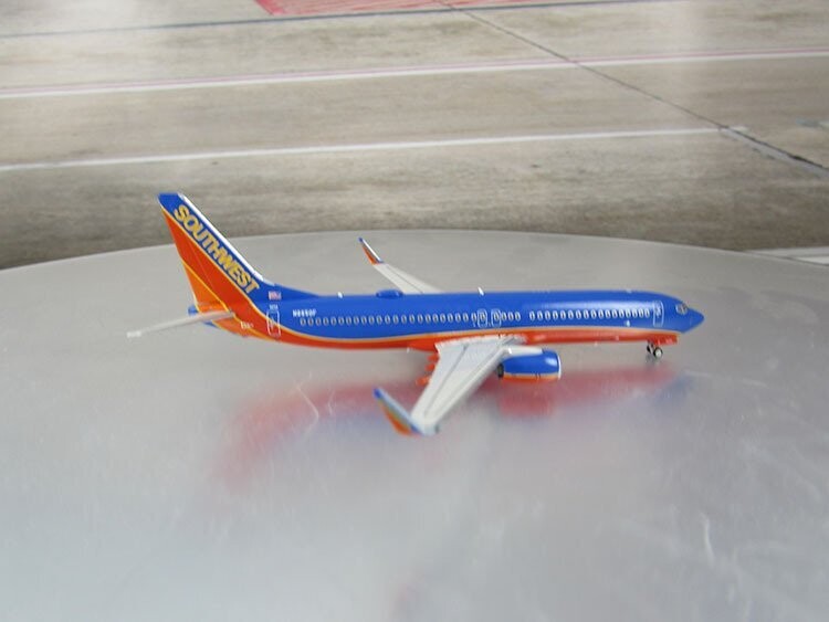 1/400 scale Southwest 737-800 Canyon Blue Livery Reg N8650F