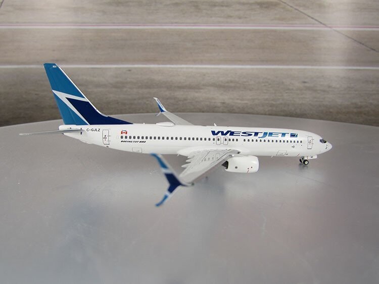 1/400 scale WestJet 737-800 Reg No. C-GJLZ