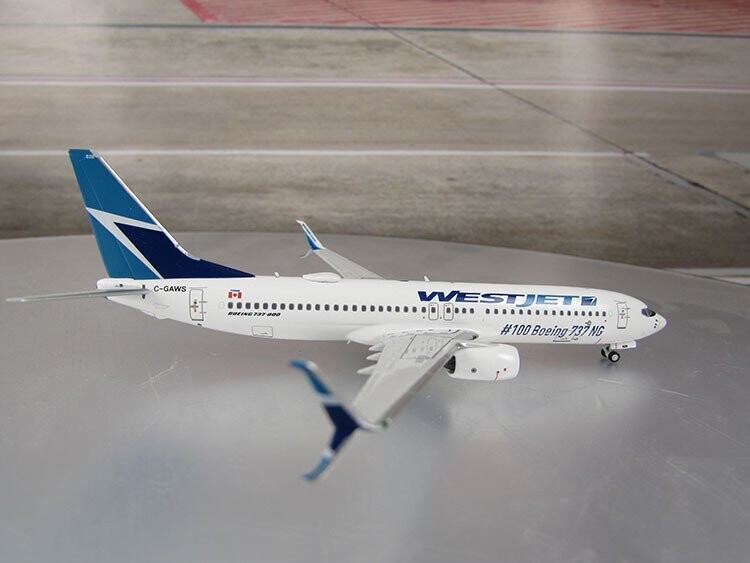 1/400 scale WestJet 737NG #100 Boeing 737 NG Livery Reg No. C-GAWS