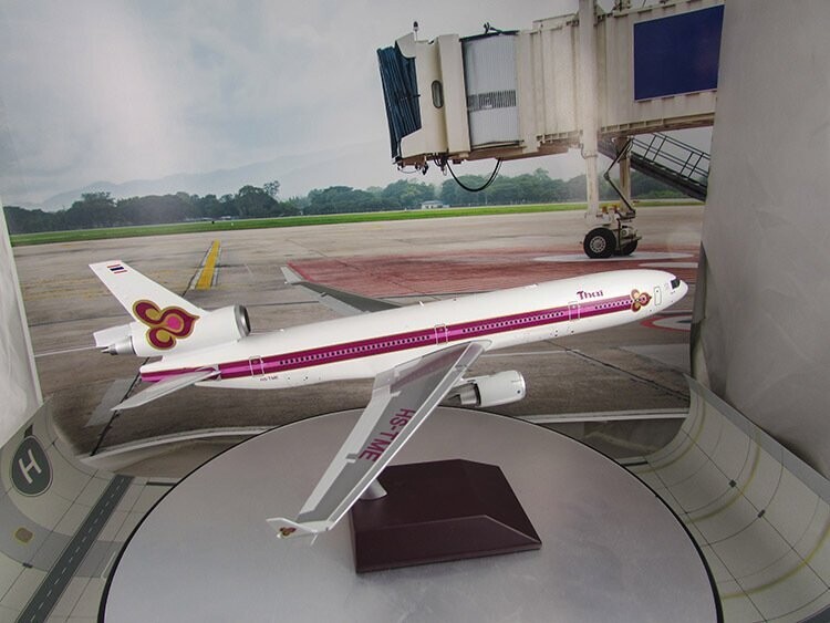 1/200 scale Thai Airways MD-11 1990's Royal Orchid Livery Reg No. HSTME