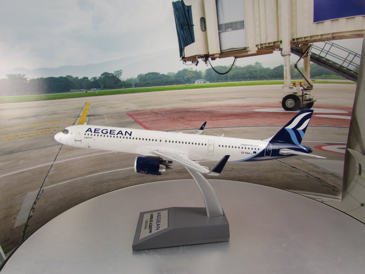 1/200 scale Agean A321neo