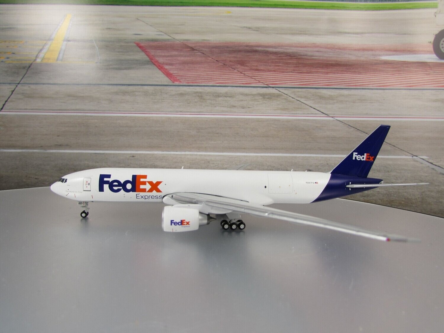 1/400 scale FedEx 777F Reg No. N887FD
