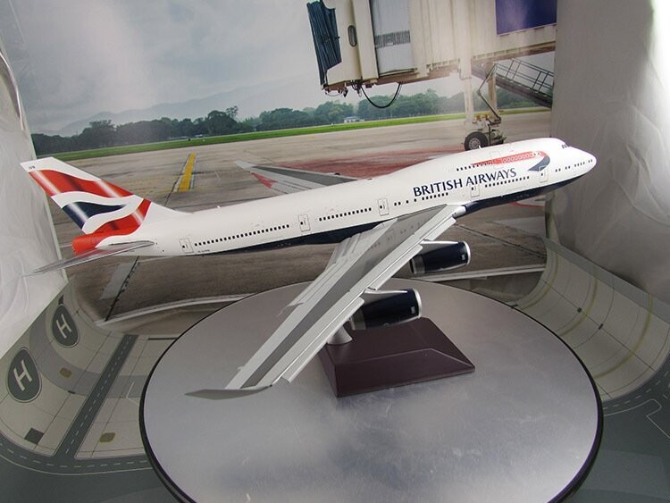 1/200 scale British Airways 747-400 Reg No. G-CIVN Flaps Down