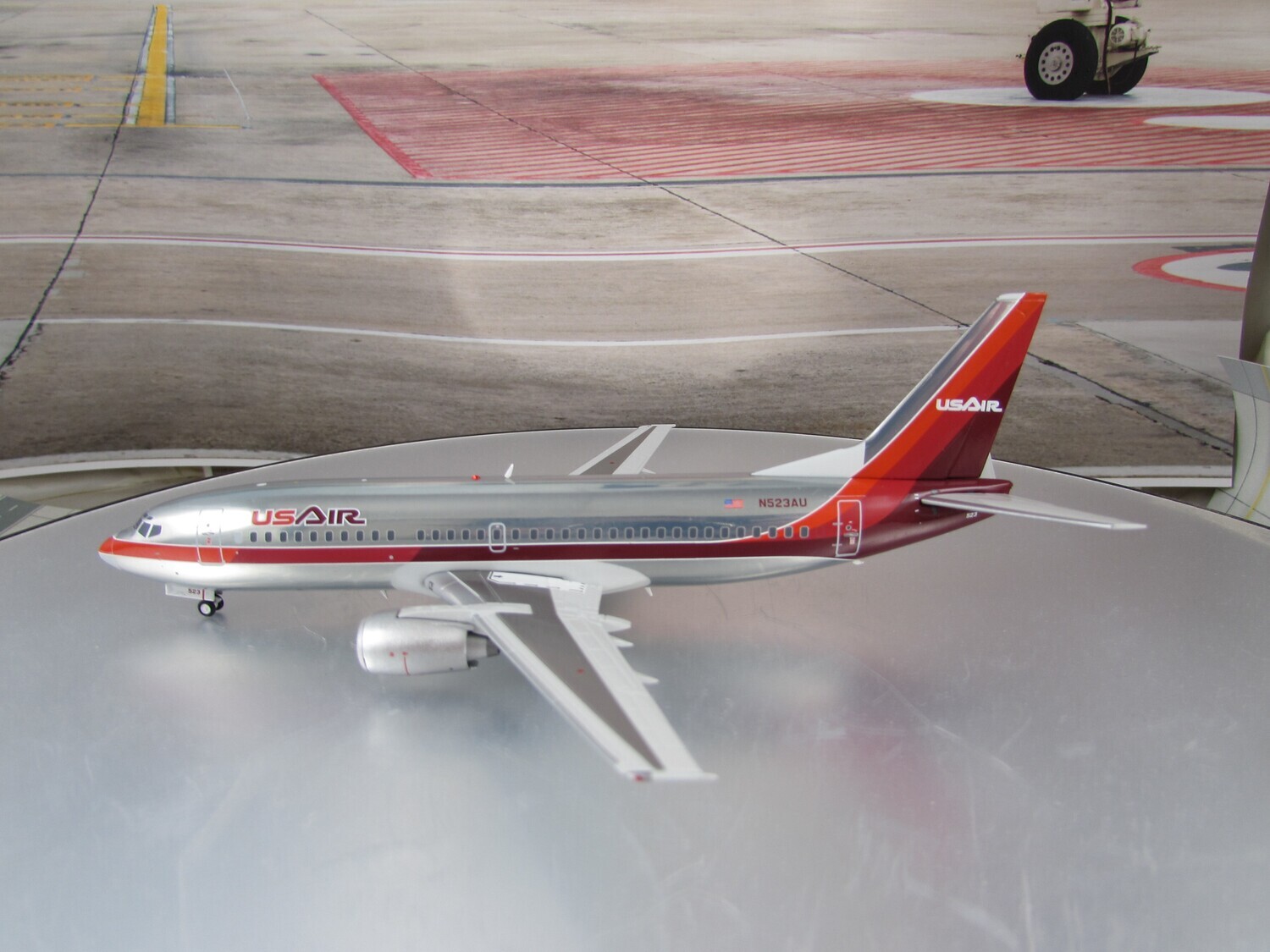 US Air 737-300 Red/Brown stripe livery