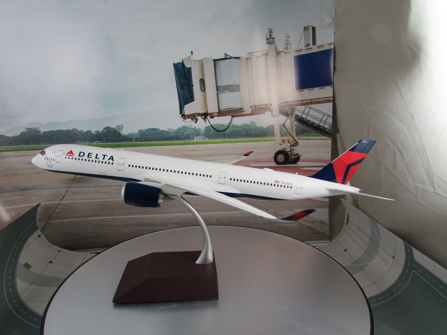 Delta Air Lines A350-900 in "The Delta Spirit" Livery Reg N502DN