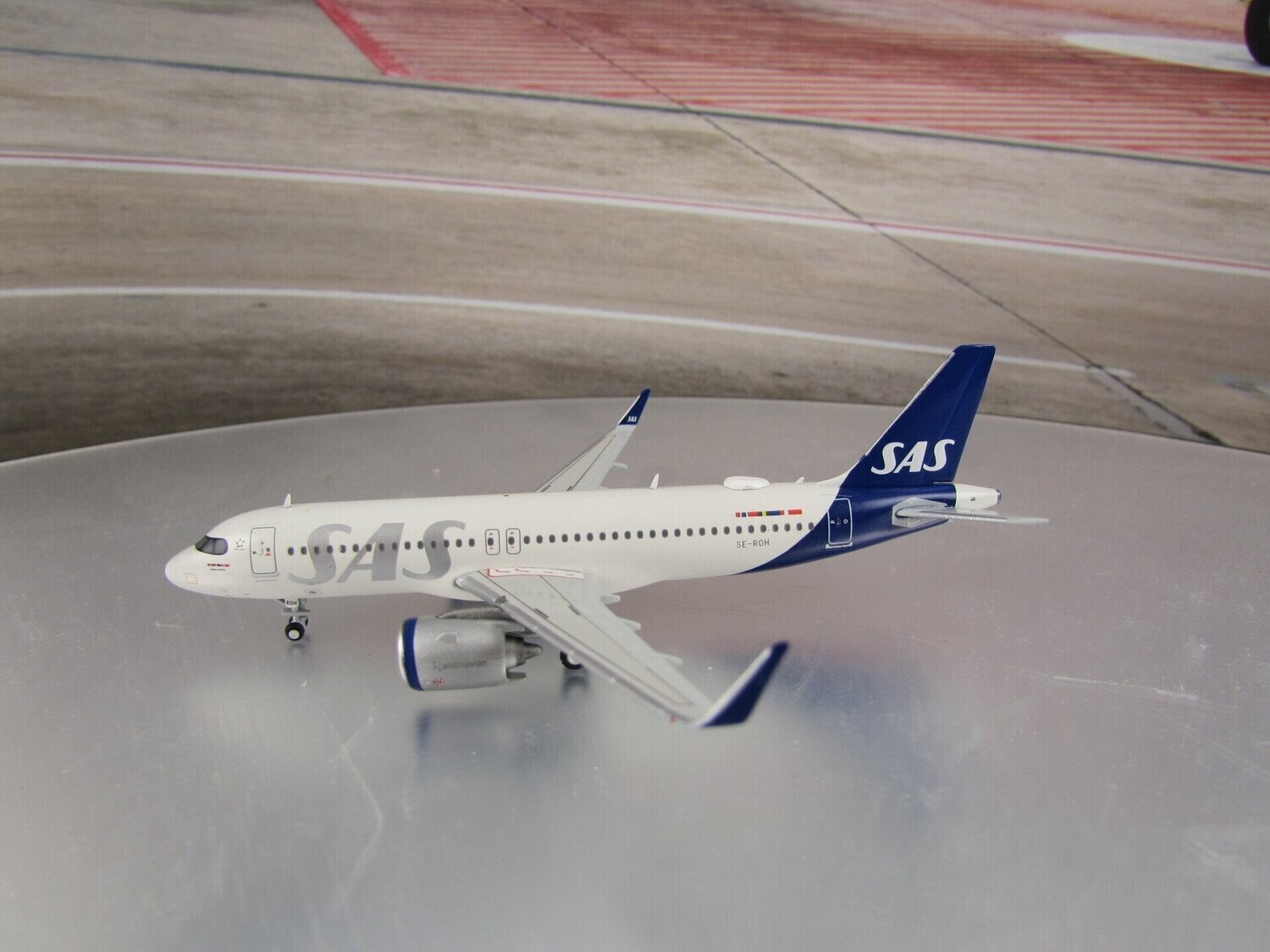 1/400 scale SAS a320neo New Livery Reg No. SE-ROH